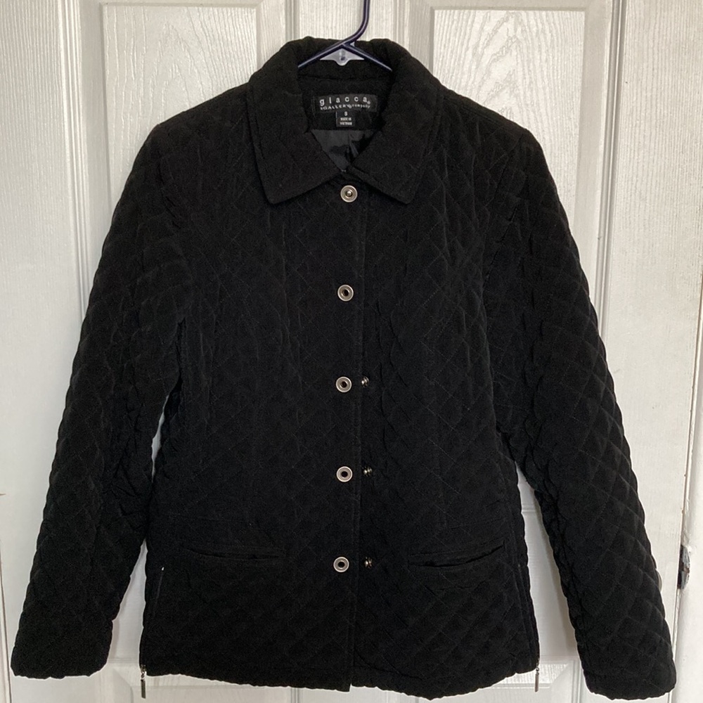 Black quilted chore coat w snap buttons